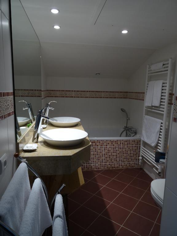 Bed and Breakfast Gentilhommiere De Collonges Prissé Habitación foto