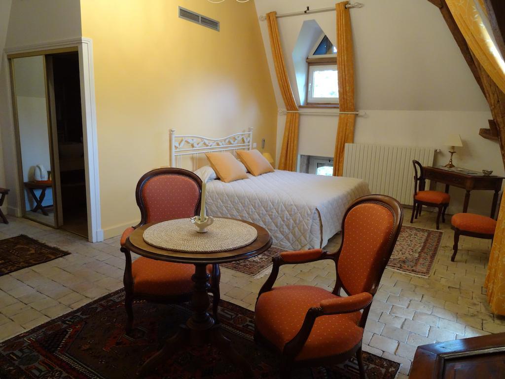 Bed and Breakfast Gentilhommiere De Collonges Prissé Habitación foto